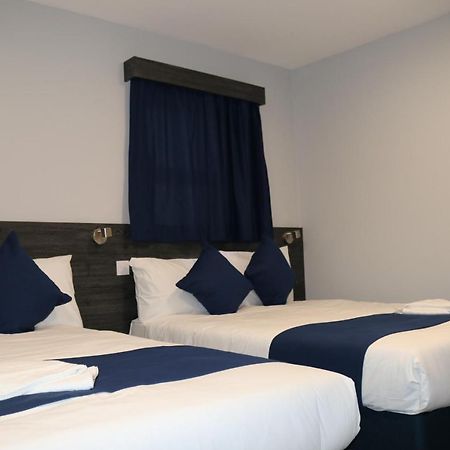 Blue Sapphire Hotel อิลฟอร์ด ภายนอก รูปภาพ