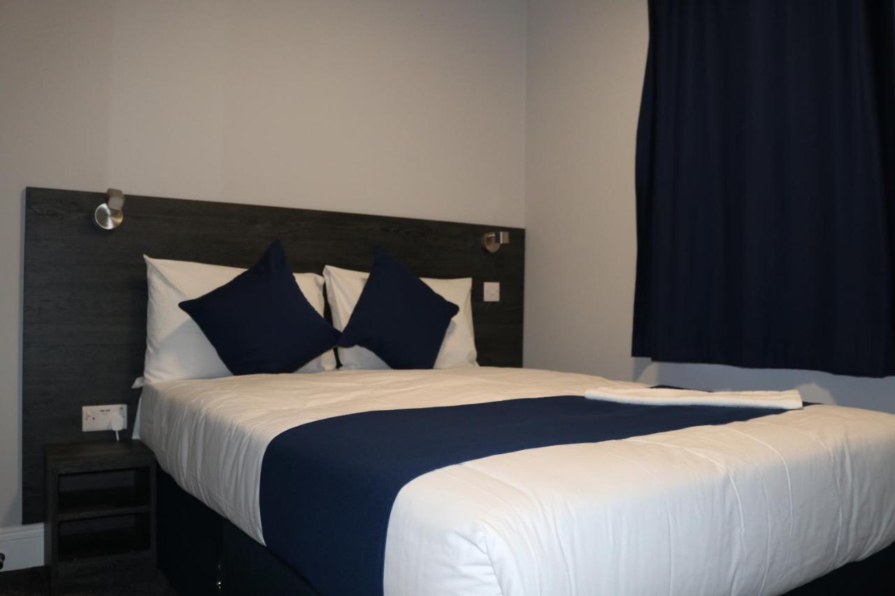 Blue Sapphire Hotel อิลฟอร์ด ภายนอก รูปภาพ