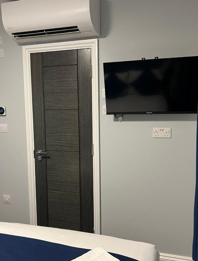 Blue Sapphire Hotel อิลฟอร์ด ภายนอก รูปภาพ